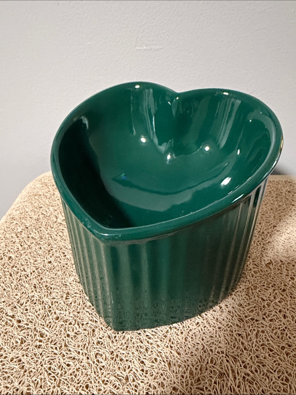 Heart-Shaped Ceramic Cat Food Bowl